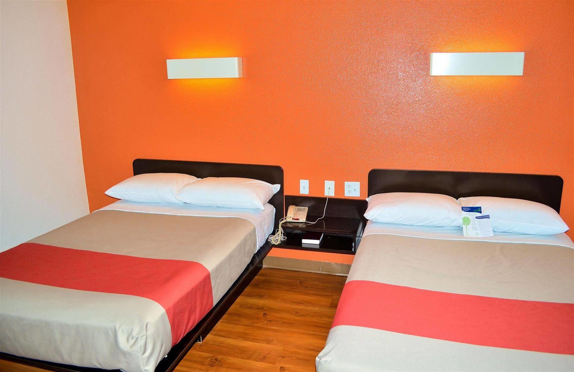 Motel 6 Boston South - Braintree Exterior photo